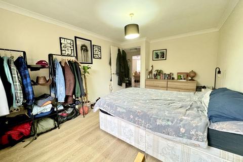 2 bedroom apartment to rent, Clarence Road, London E5