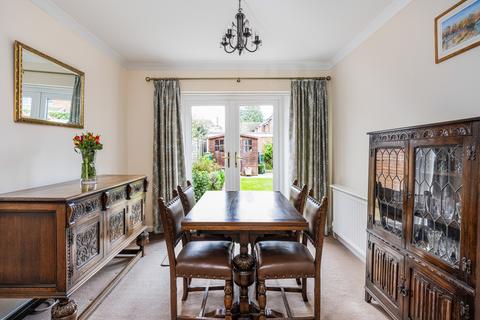 25 Griffin Way, Bookham, Leatherhead, KT23 4JJ