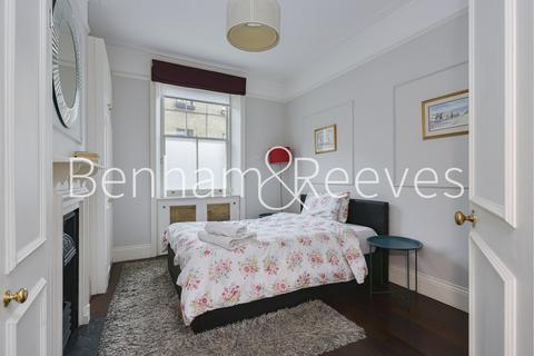3 bedroom apartment to rent - Abingdon Road, Kensington W8