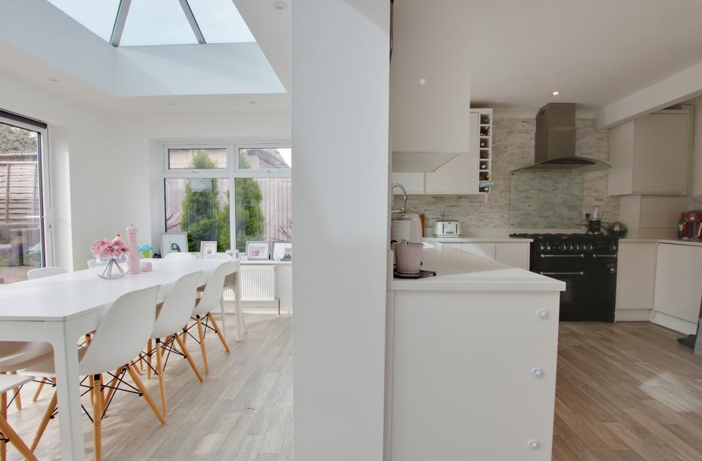 Kitchen diner