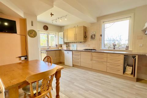4 bedroom detached house for sale, Treverbyn Road, Padstow, PL28 8DW