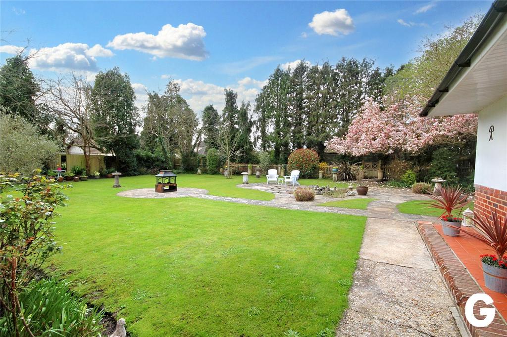 Hightown Road, Ringwood, Hampshire, BH24 4 bed bungalow for sale £850,000