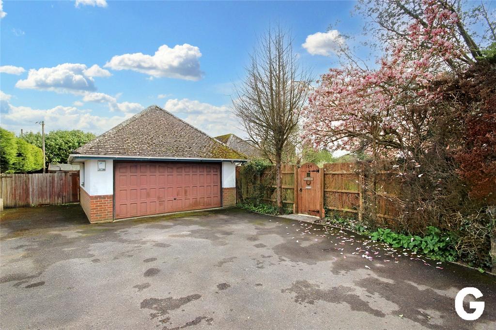 Hightown Road, Ringwood, Hampshire, BH24 4 bed bungalow for sale £850,000