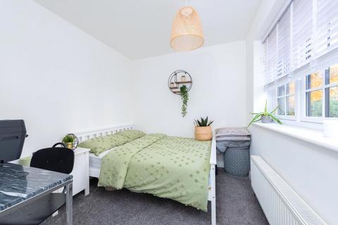 5 Chobham Road, Frimley, Camberley, GU16 8PG