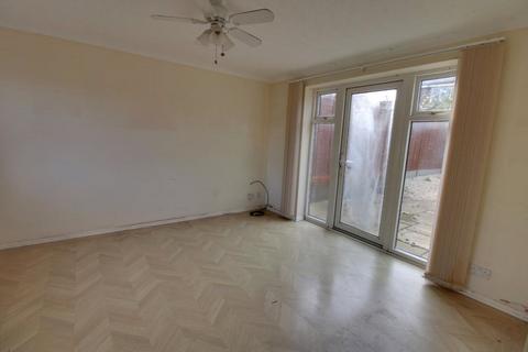 13 Elgin Way, Frimley, Camberley, GU16 9YH