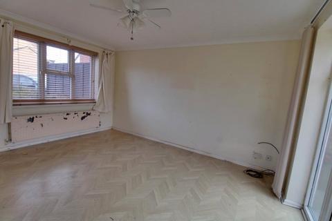 13 Elgin Way, Frimley, Camberley, GU16 9YH