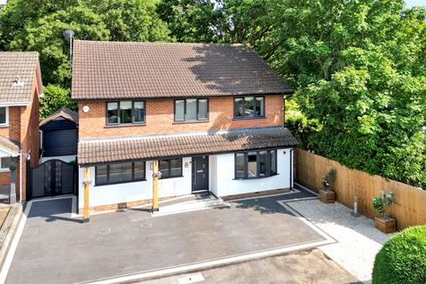 5 bedroom detached house for sale, Greenleas, Surrey GU16