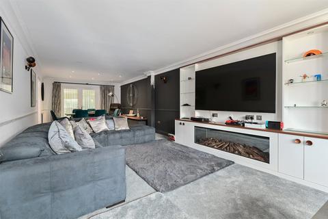 5 bedroom detached house for sale, Greenleas, Surrey GU16