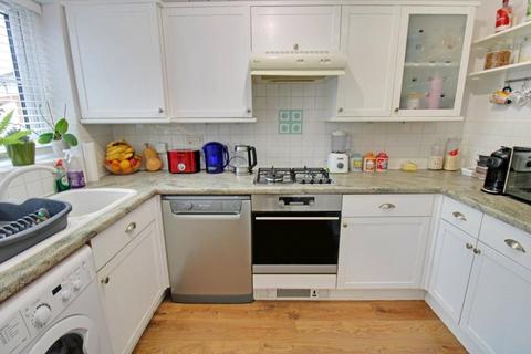 7 Shackleton Close, Ash Vale, Aldershot, GU12 5SB