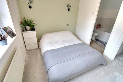 7 Shackleton Close, Ash Vale, Aldershot, GU12 5SB
