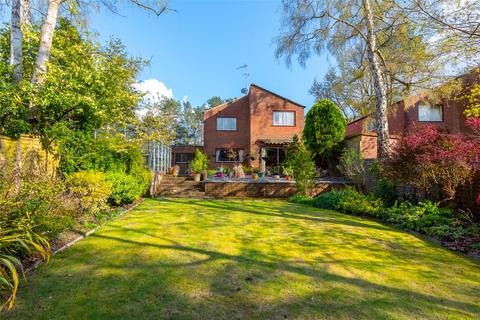 29 Edgemoor Road, Frimley, Camberley, GU16 9QG