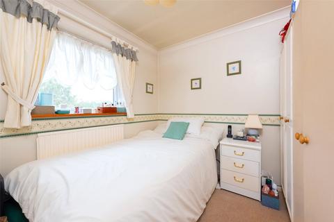 33 Lambert Crescent, Blackwater, Camberley, GU17 0PW