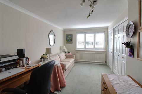25 Hamble Avenue, Blackwater, Camberley, GU17 0HP