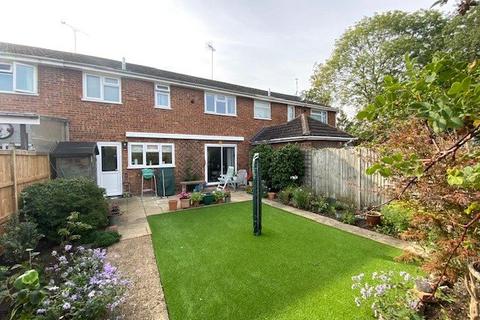 25 Hamble Avenue, Blackwater, Camberley, GU17 0HP