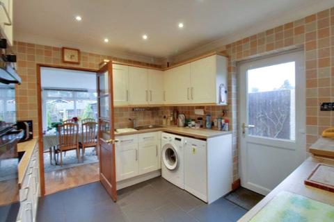 7 Edgemoor Road, Frimley, Camberley, GU16 9QG