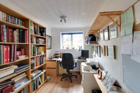 7 Edgemoor Road, Frimley, Camberley, GU16 9QG