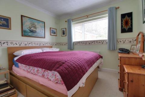 7 Edgemoor Road, Frimley, Camberley, GU16 9QG