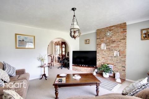208 Smeeth Road, St Johns Fen End, Wisbech, PE14 8JB