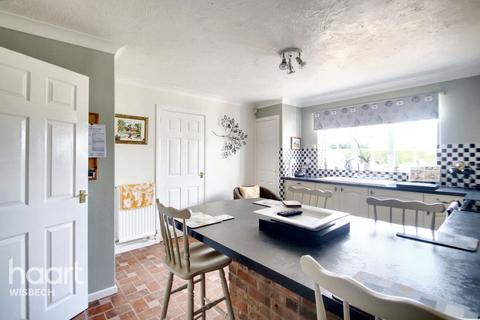 208 Smeeth Road, St Johns Fen End, Wisbech, PE14 8JB