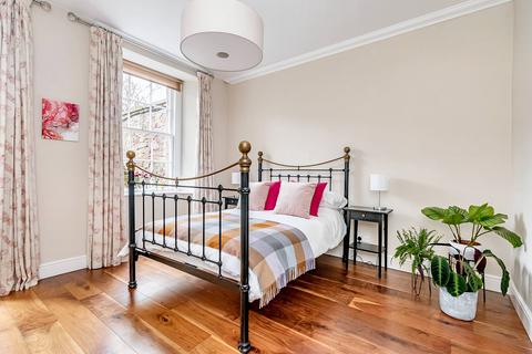 4b Bruntsfield Crescent, Edinburgh, EH10 4EZ