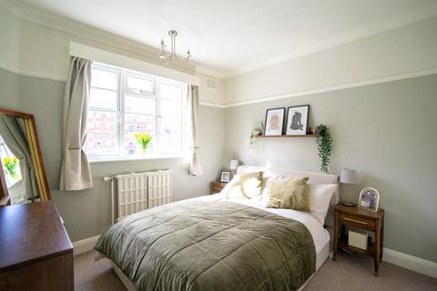 1 bedroom apartment for sale, Knighton Court, Clarendon Park LE2