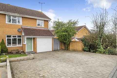 3 bedroom semi-detached house for sale - Hurst Close, Valley Park, Chandler's Ford, Hampshire, SO53