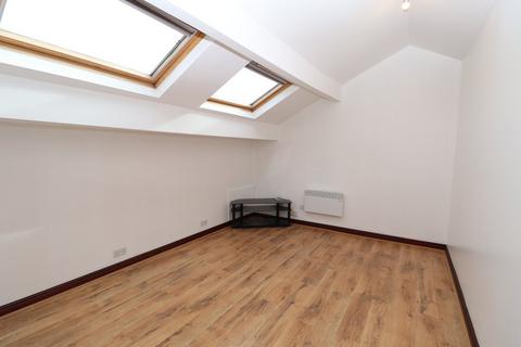 2 bedroom flat to rent - 4-6 Robin Lane, Pudsey, West Yorkshire, LS28