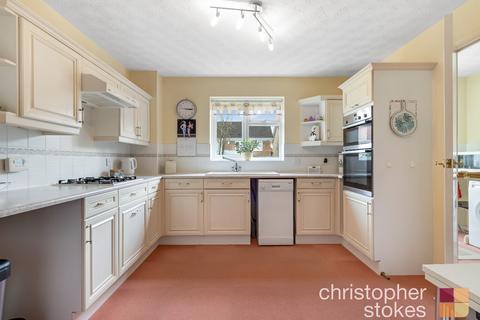 4 bedroom detached house for sale, Thompsons Close, Cheshunt, Waltham Cross, Hertfordshire, EN7 5RF