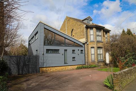 4 bedroom detached house for sale, Brogdale Road, Faversham ME13