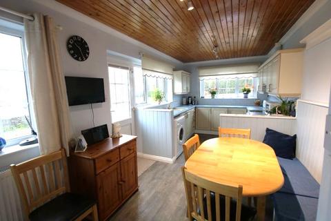 5 bedroom bungalow for sale - Bryn Parc, Bodffordd, Anglesey, LL77