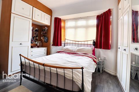 2 bedroom bungalow for sale, Stanley Road North, Rainham