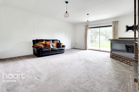 2 bedroom bungalow for sale, Stanley Road North, Rainham