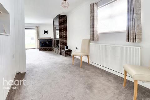 2 bedroom bungalow for sale, Stanley Road North, Rainham