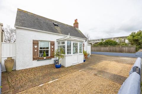 2 bedroom detached house for sale, Les Sauvagees, St. Sampson, Guernsey