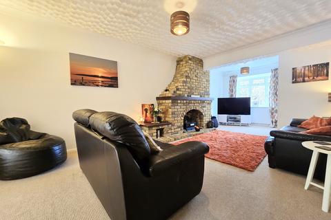 4 bedroom detached house for sale, The Spinneys, Eastwood, Leigh-on-Sea