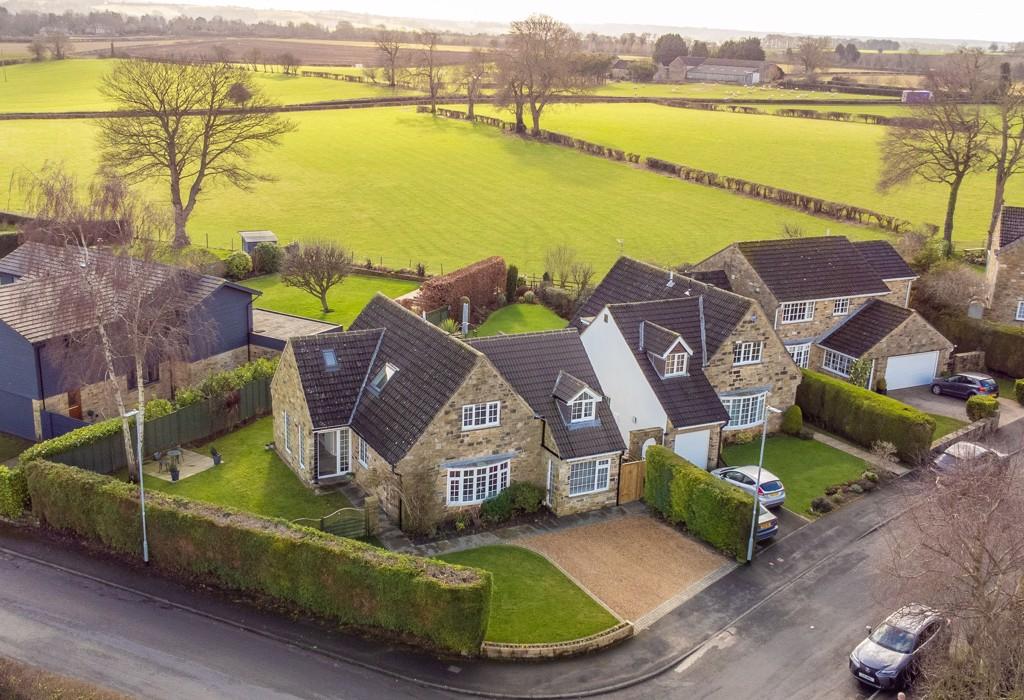 Wetherby, Wetherby LS22 5 bed detached house for sale £695,000