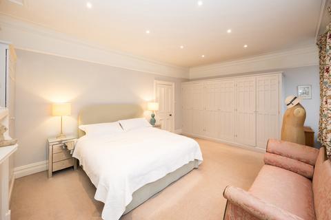 100 West End Avenue, Harrogate, HG2 9BY