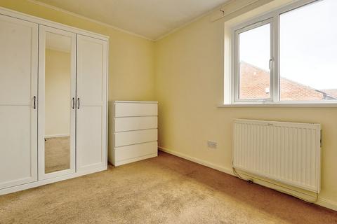 2 bedroom terraced house to rent, Guisborough Court, Middlesbrough, TS6