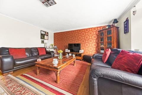 2 bedroom flat for sale - West Court, Roundhay LS8