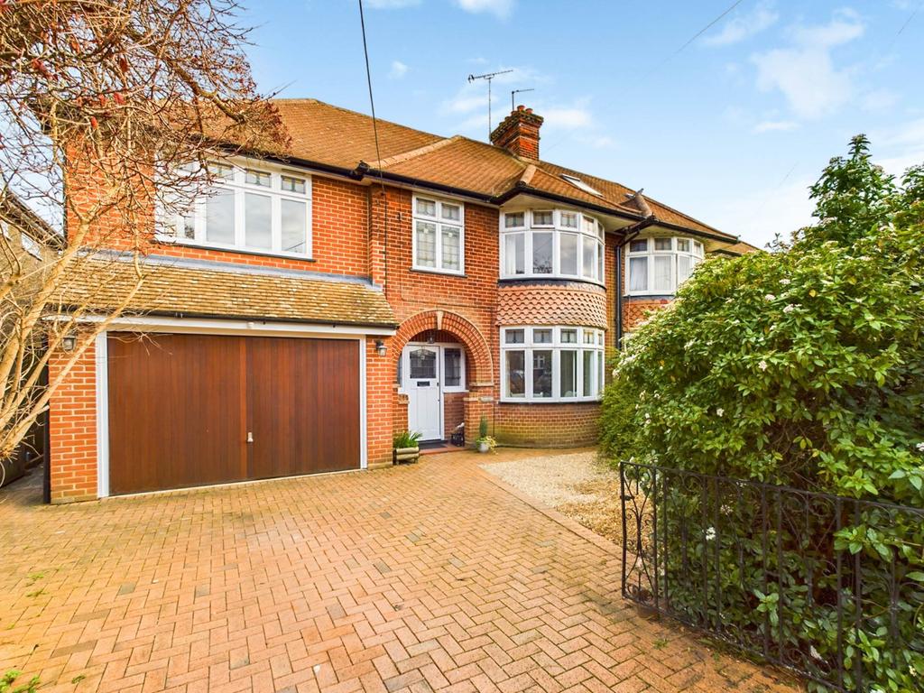 Chiltern Road, Wendover 4 bed semidetached house for sale £850,000