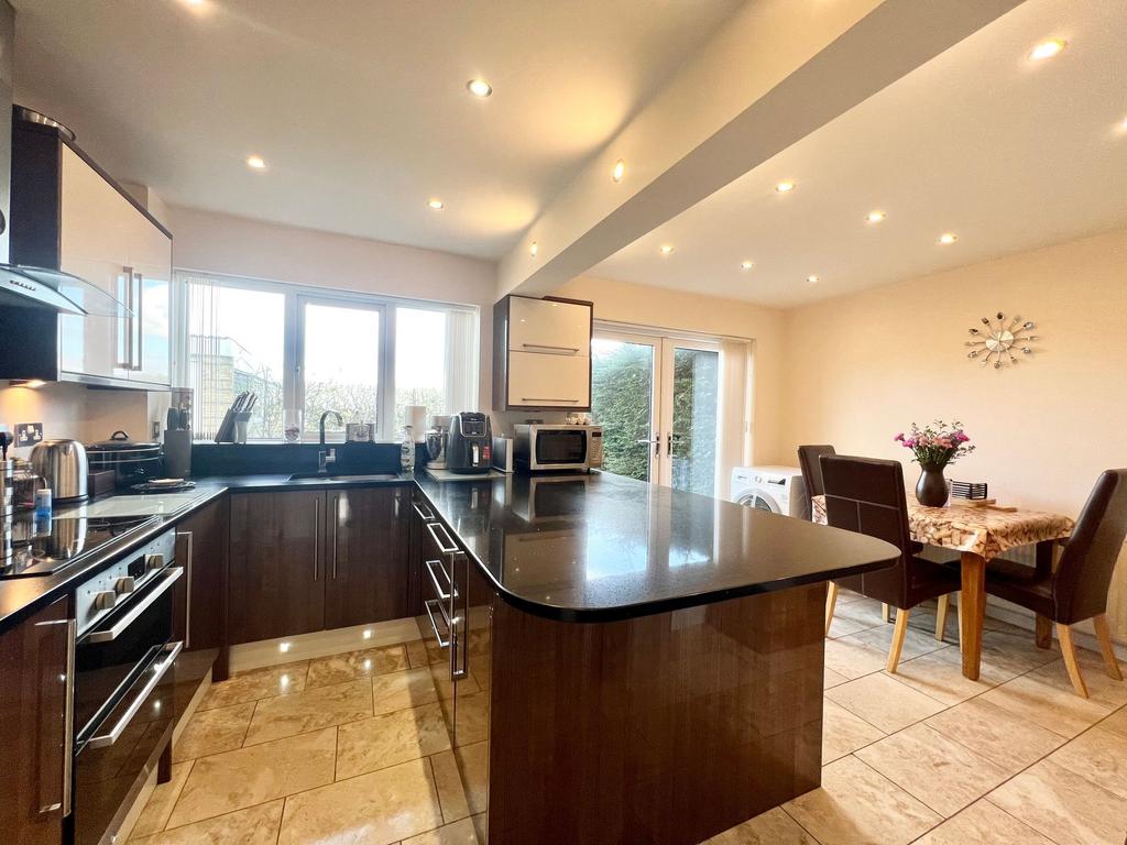 Open plan dining kitchen