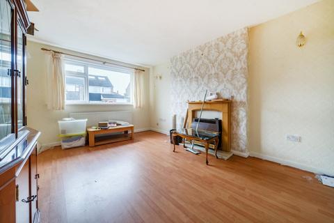 2 bedroom bungalow for sale - Kent Crescent, Pudsey, West Yorkshire, LS28
