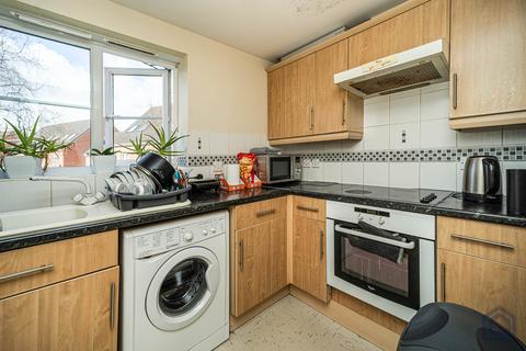 2 bedroom flat for sale, Gladstone Street, West Bromwich B71