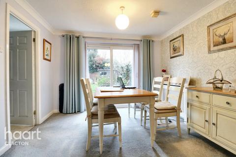 4 bedroom detached house for sale - Oxborrow Close, Frinton-On-Sea