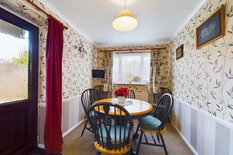 8 Cornfield Close, Northampton, NN2 8BS
