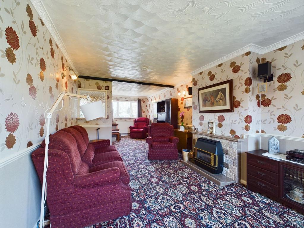 Lounge/dining room