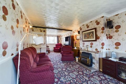 8 Cornfield Close, Northampton, NN2 8BS