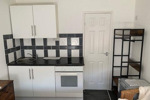 Studio to rent, Aldermoor Lane, Stoke Aldermoor, Coventry, CV2