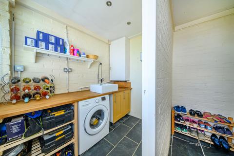 34 Beacon Grove, Morley, Leeds, LS27 9HJ