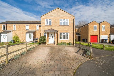 3 bedroom end of terrace house for sale - Roundthorn Way, Goldsworth Park, GU21